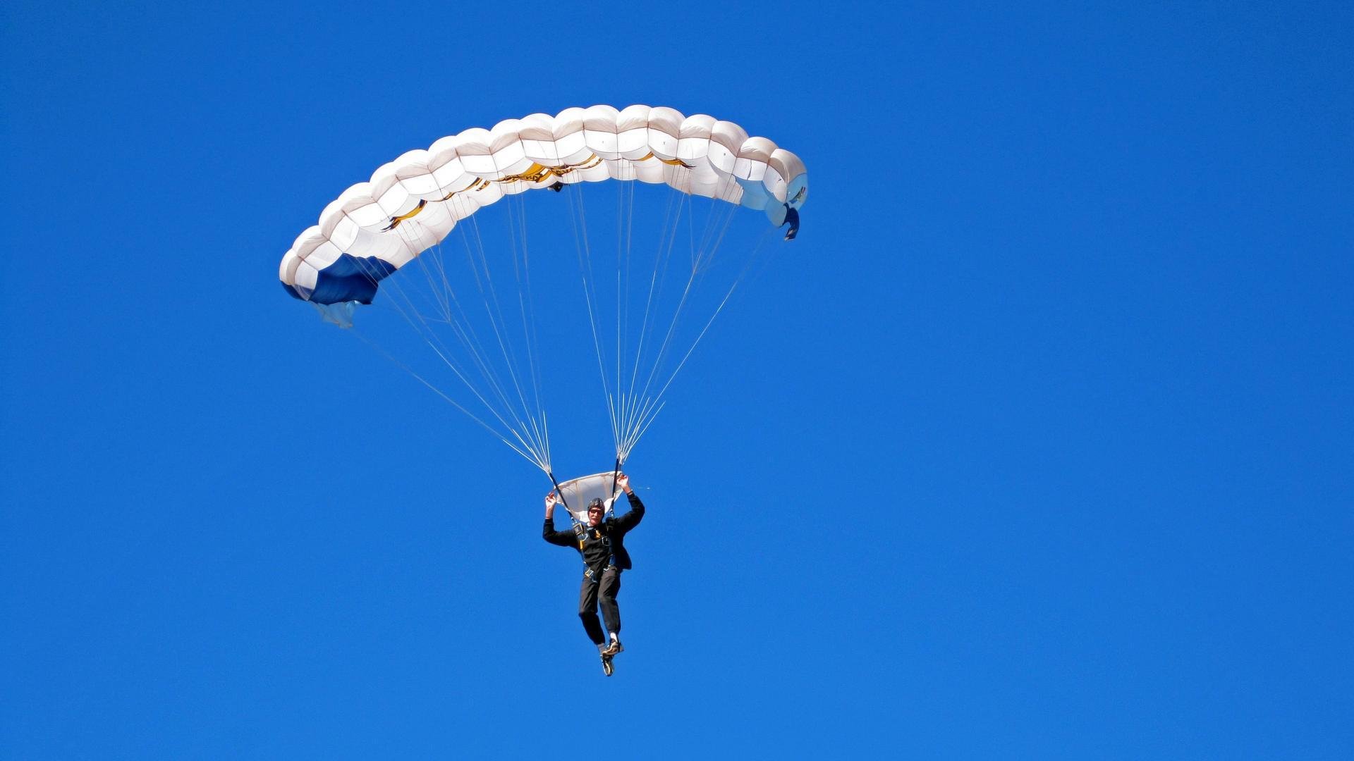 足球教练员继续教育体系向社会开放，2021足球教练员培训报名